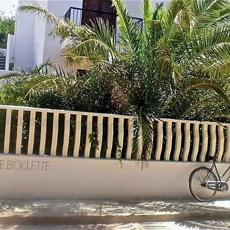 Alojamento de Acomodação e Pequeno-almoço Le Biciclette 4*